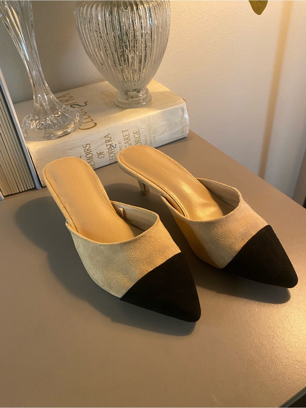 Pointed Toe Two-Tone Mule kitten heels in classy Beige and Black/LN